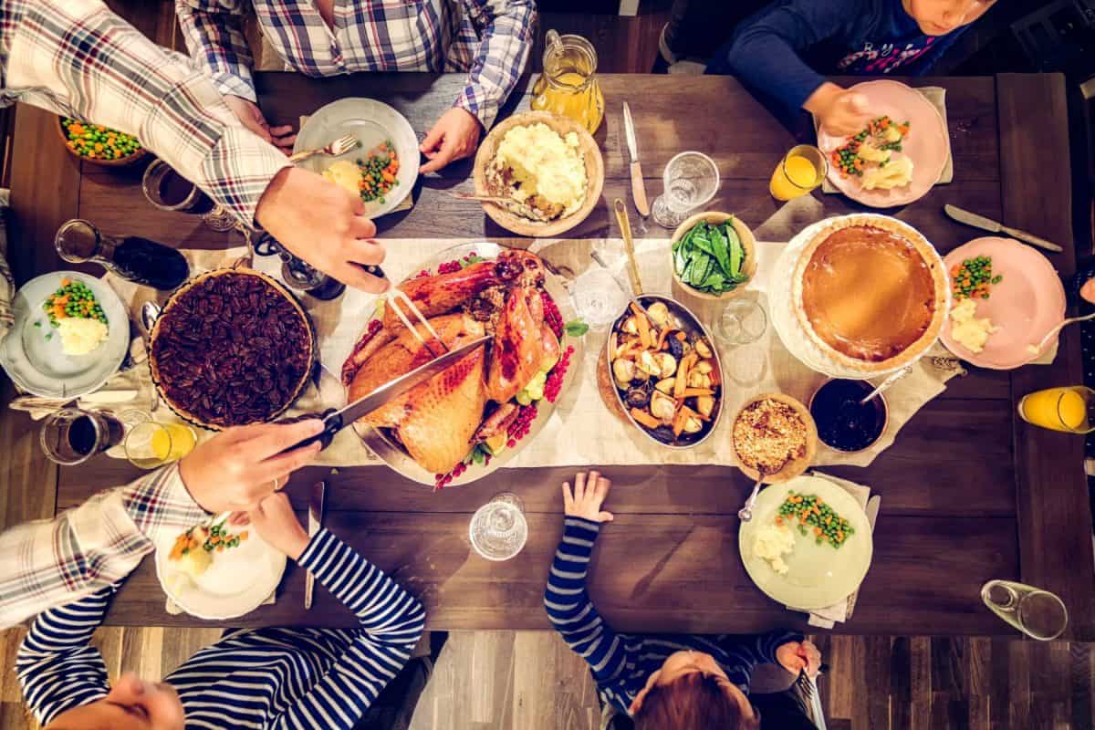 thanksgiving, thanksgiving meals, thanksgiving dishes, family